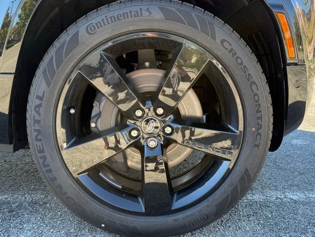 New 2025 Land Rover Defender 110 X-Dynamic SE image 10