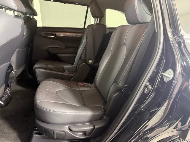 Used 2023 Toyota Highlander Limited AWD/4WD image 21