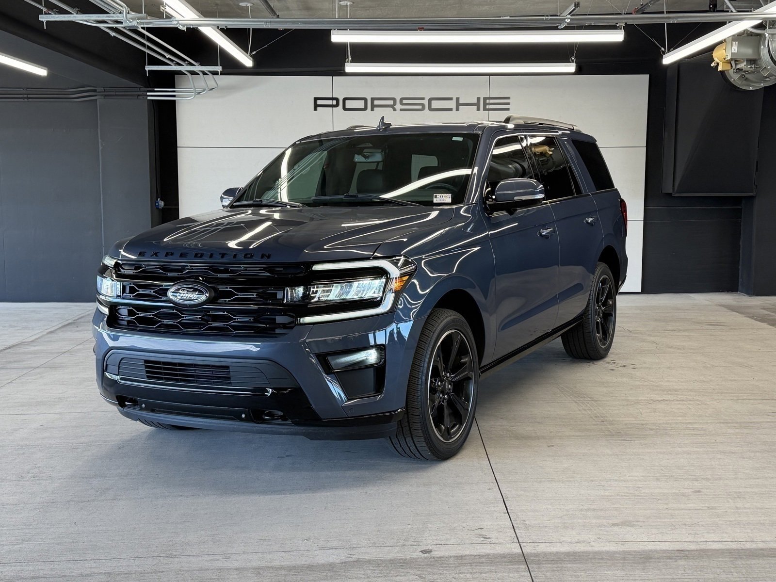 Used 2023 Ford Expedition Limited