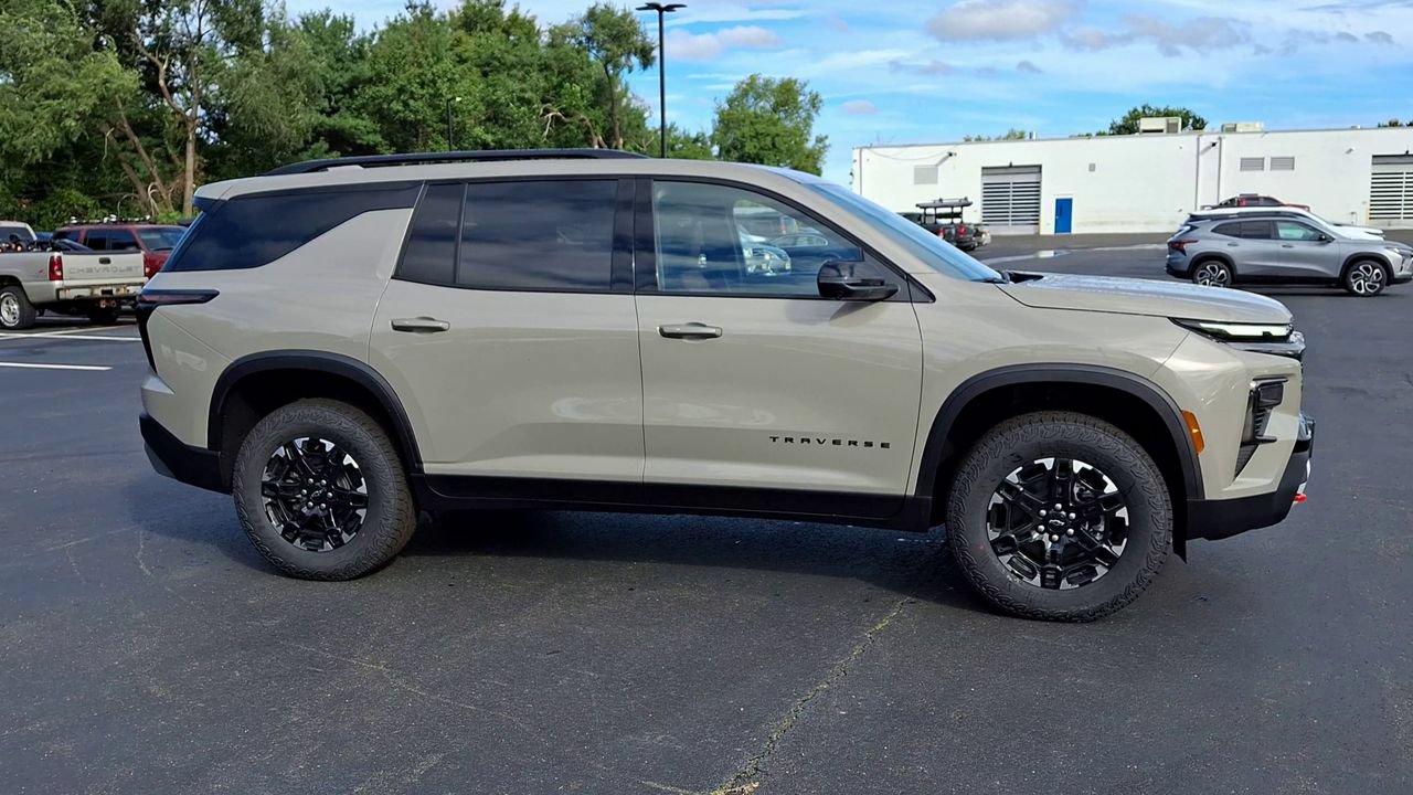 New 2027 Chevrolet Traverse Z71 w/ Driver Confidence Package AWD/4WD image 4