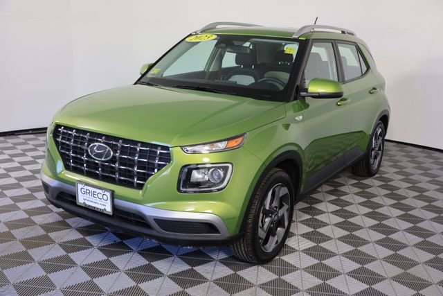 Used 2023 Hyundai Venue SEL w/ Cargo Package image 4