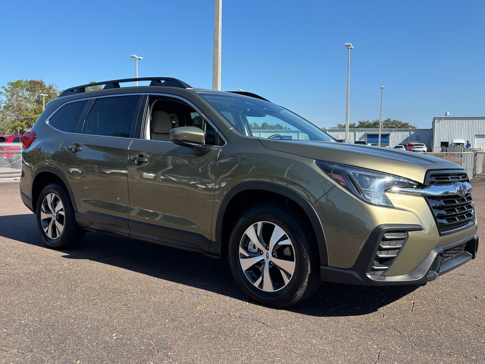 Used 2025 Subaru Ascent Premium w/ Premium Package image 7