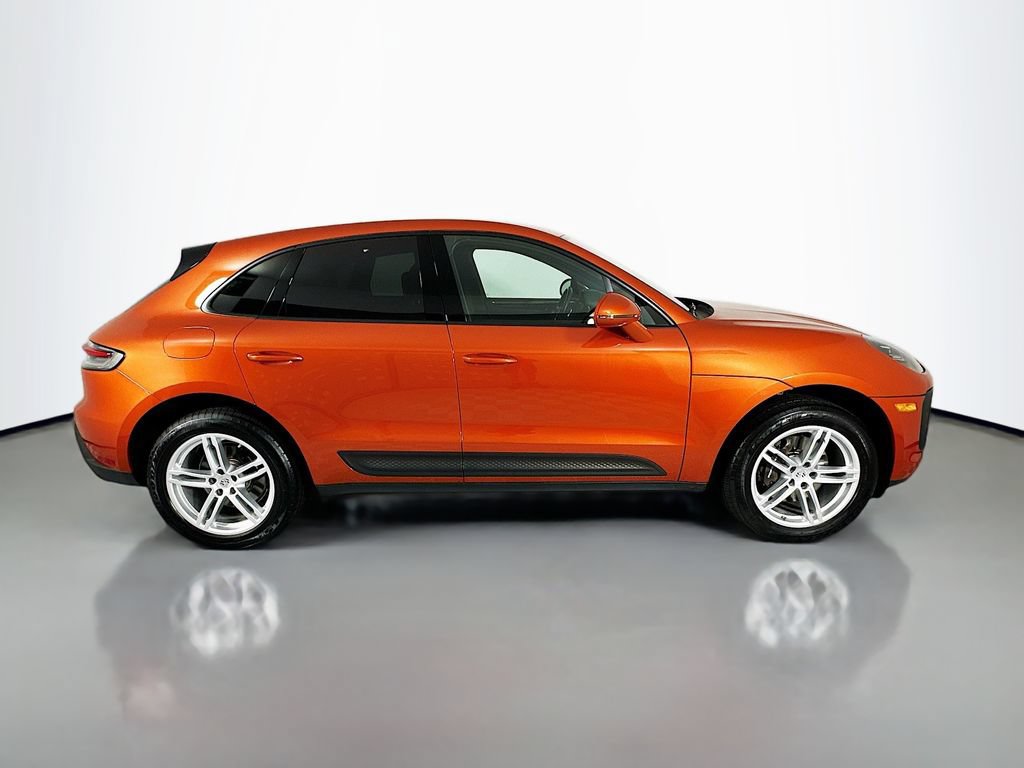 Certified 2022 Porsche Macan AWD/4WD image 8