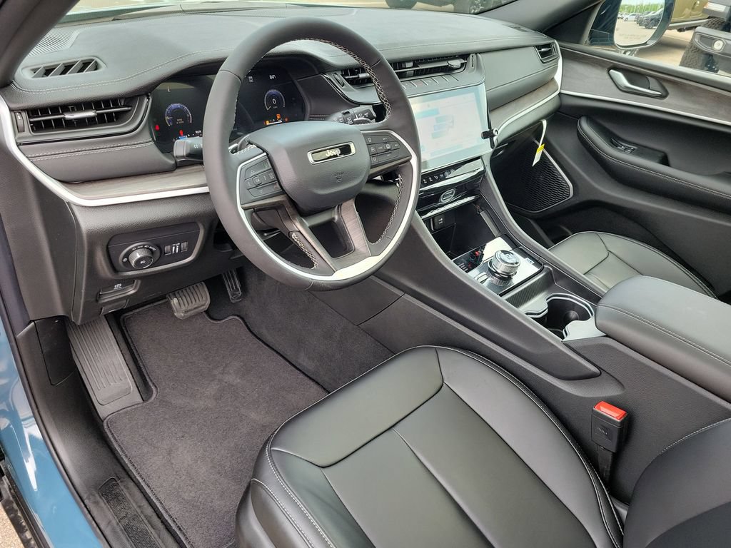 New 2026 Jeep Grand Cherokee L Limited w/ Limited Altitude Package AWD/4WD image 20