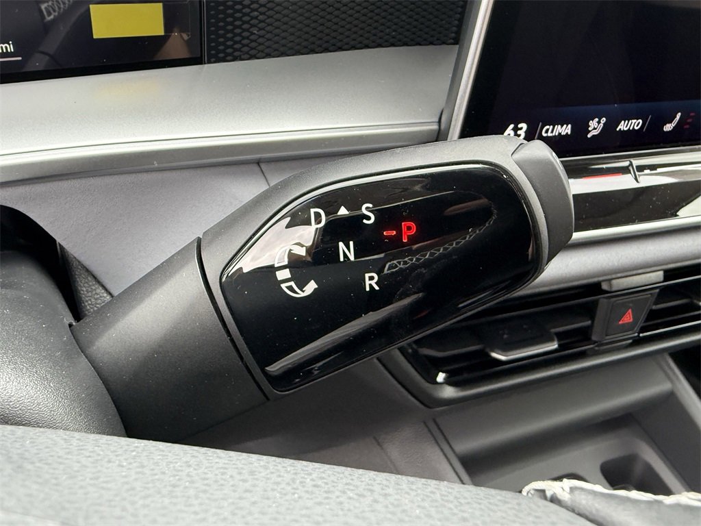 New 2026 Volkswagen Tiguan SE image 18