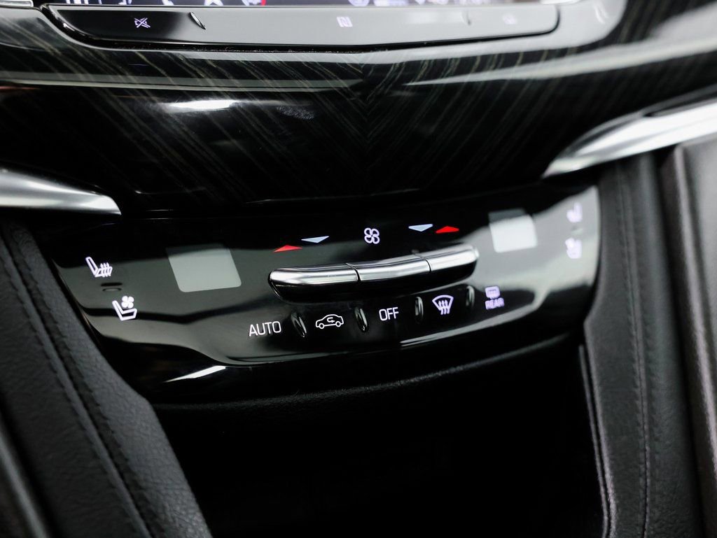 Used 2020 Cadillac XT6 Premium Luxury image 33