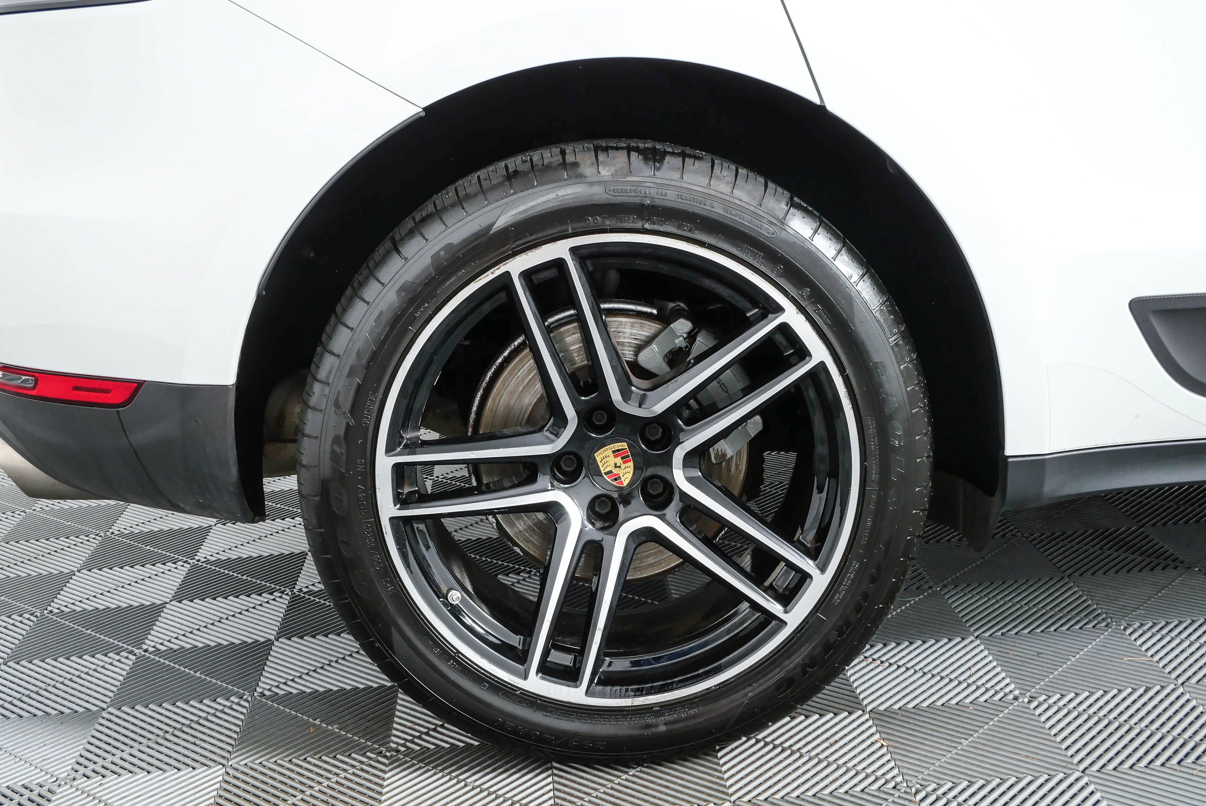 Certified 2021 Porsche Macan S AWD/4WD image 40