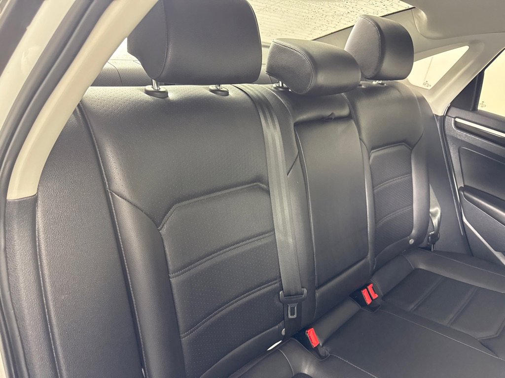 Used 2019 Volkswagen Passat 2.0T SE R-Line image 22