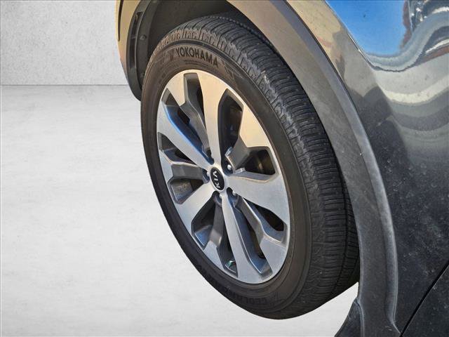 Used 2021 Kia Telluride EX w/ EX Premium Package image 11