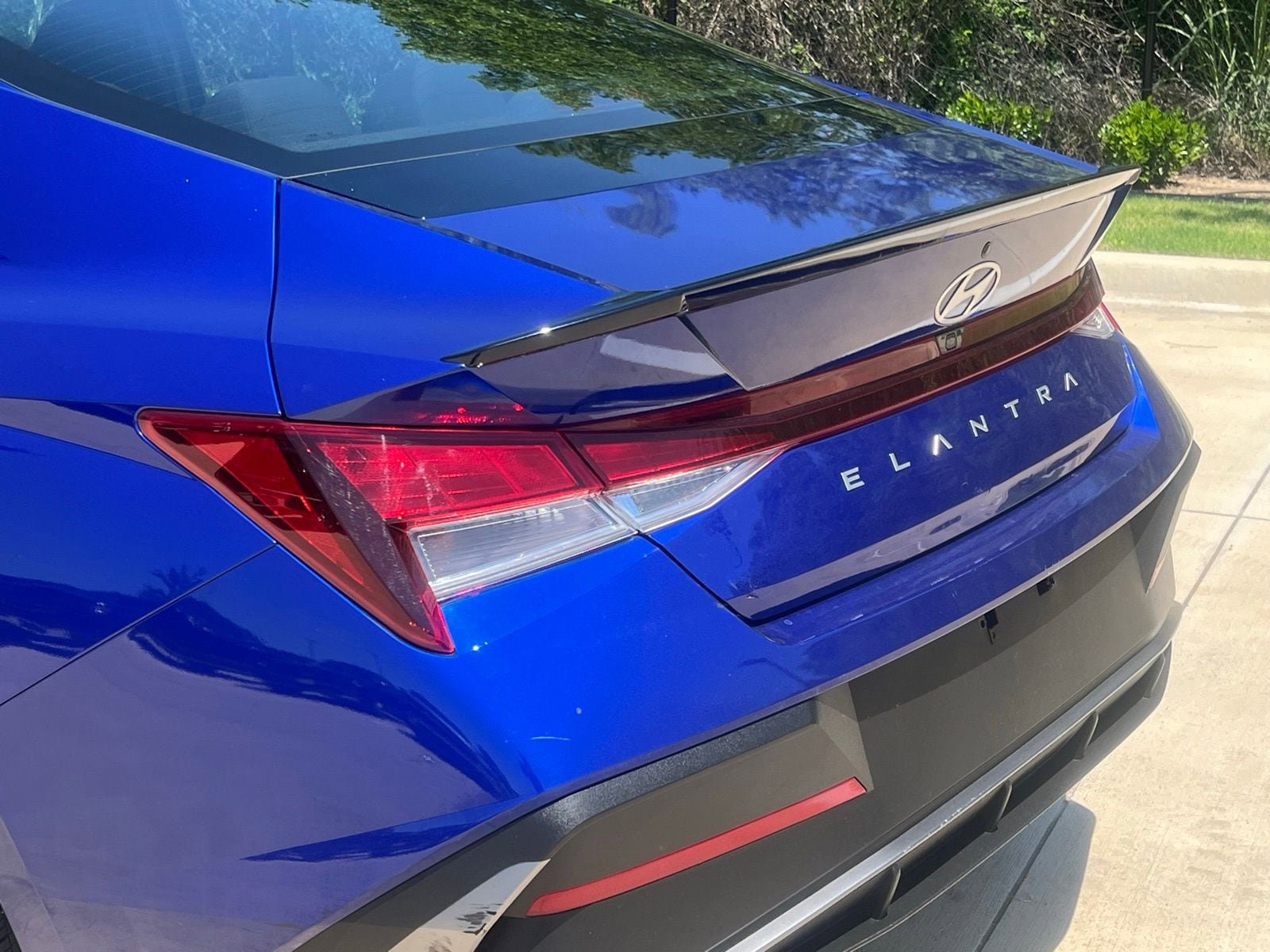 Used 2025 Hyundai Elantra Sport FWD image 12