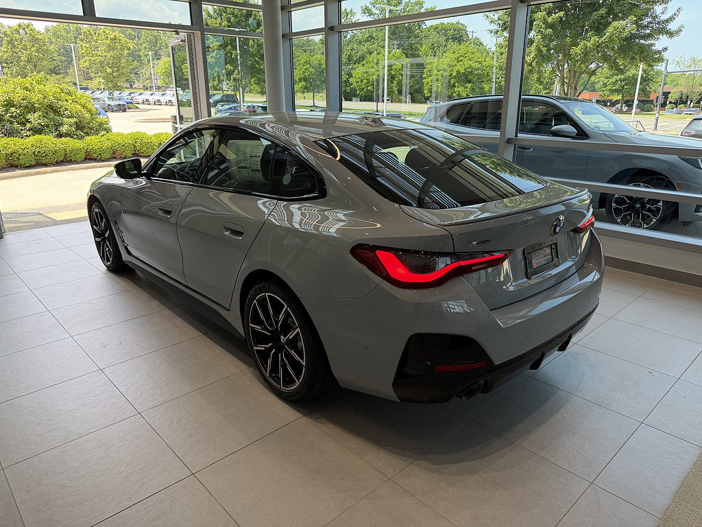 New 2026 BMW 430i xDrive w/ M Sport Package AWD/4WD image 4