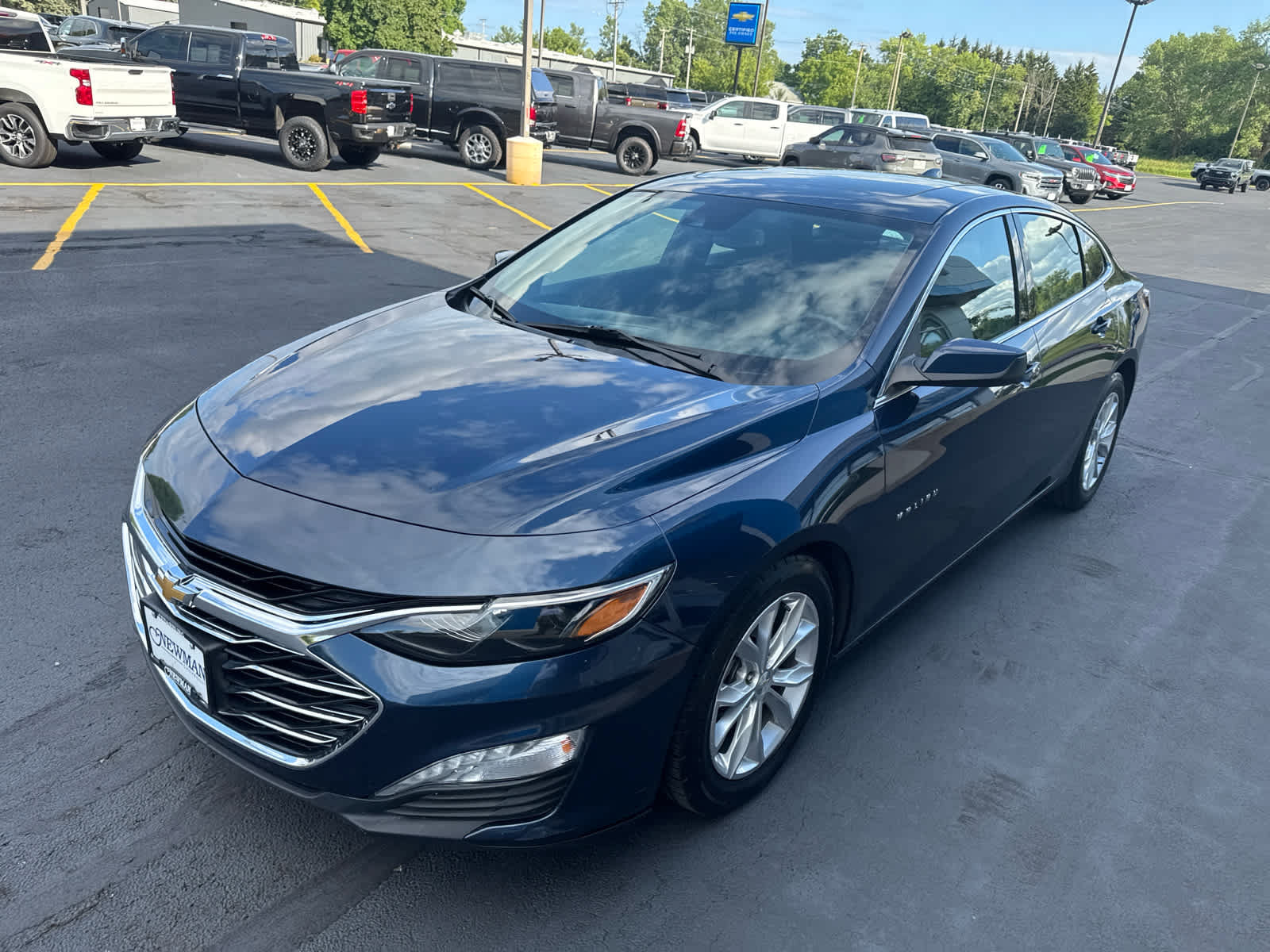 Used 2019 Chevrolet Malibu Hybrid w/ Leather Package FWD image 11