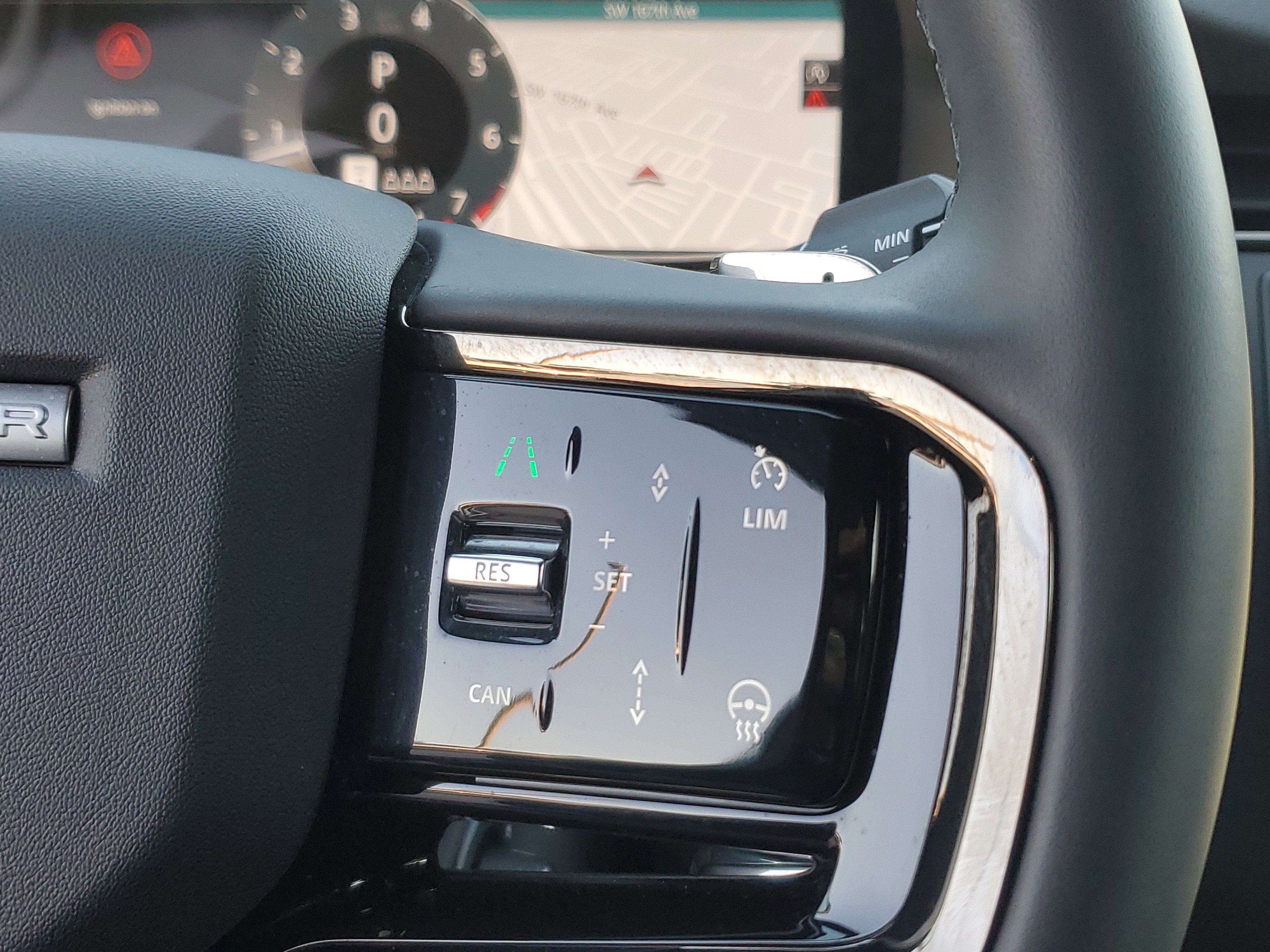 Used 2024 Land Rover Range Rover Evoque Dynamic SE image 23