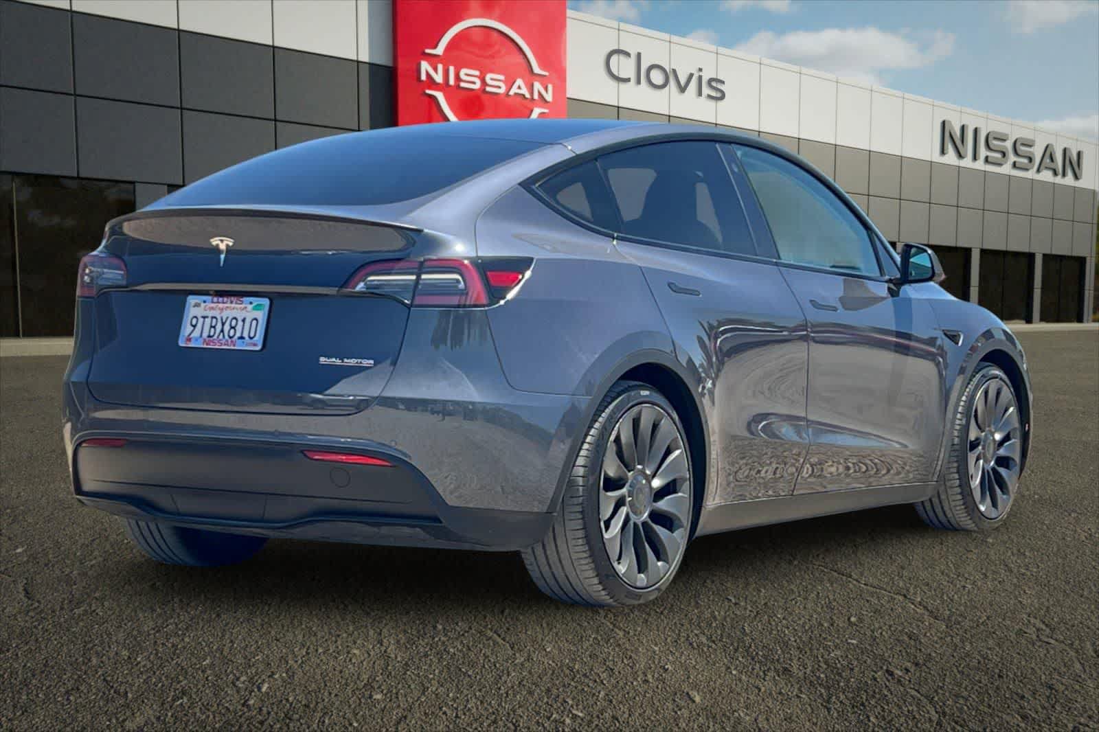 Used 2022 Tesla Model Y Performance AWD/4WD image 3