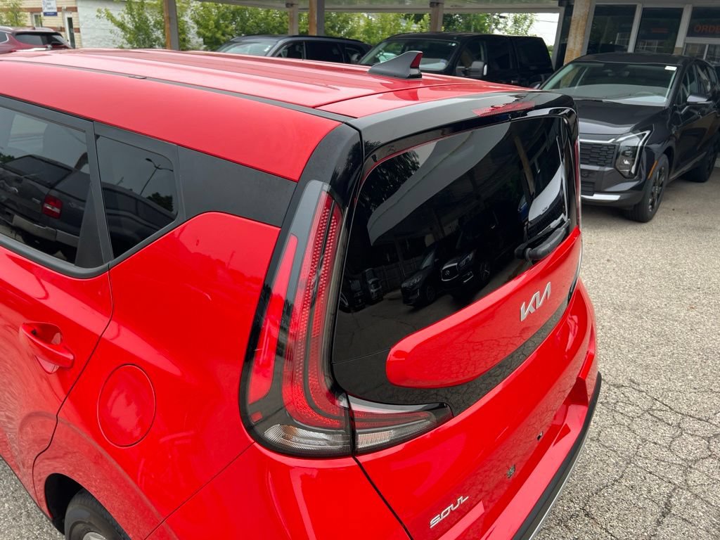 Certified 2023 Kia Soul S FWD image 33