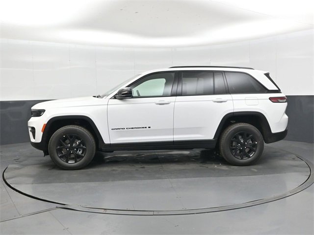 New 2025 Jeep Grand Cherokee Laredo image 7