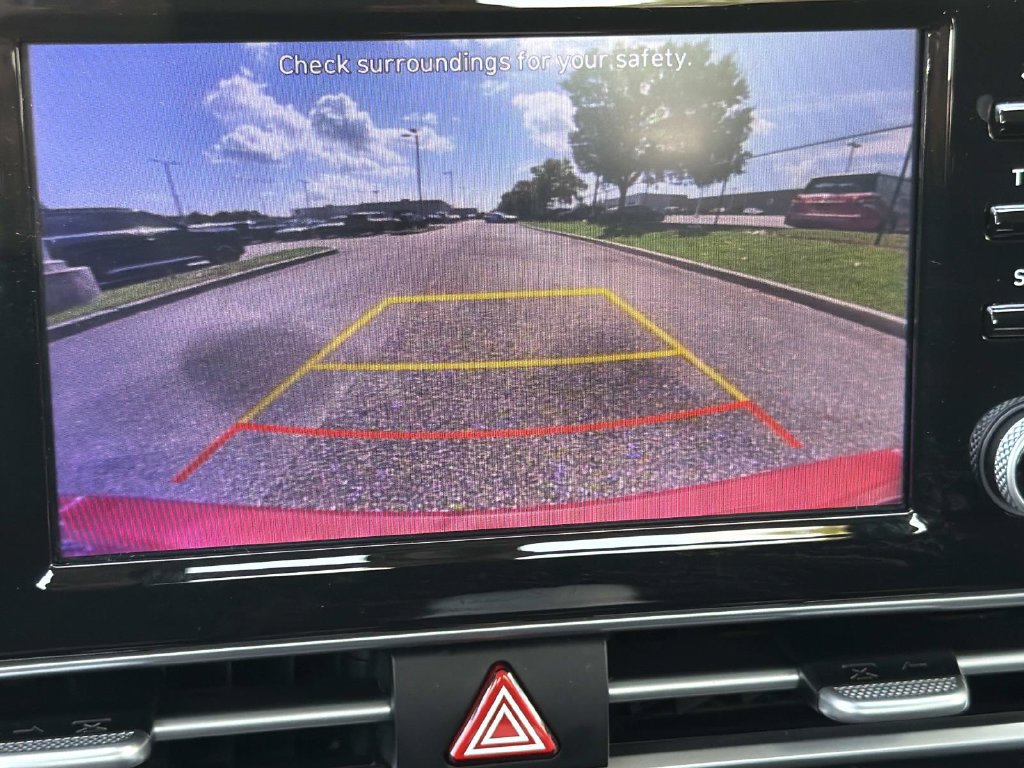 Used 2022 Hyundai Elantra SEL w/ Convenience Package FWD image 22