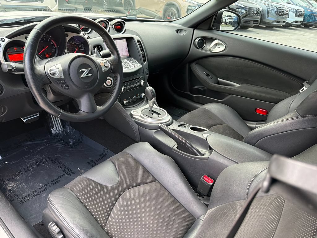 Used 2019 Nissan 370Z Touring Sport RWD image 13