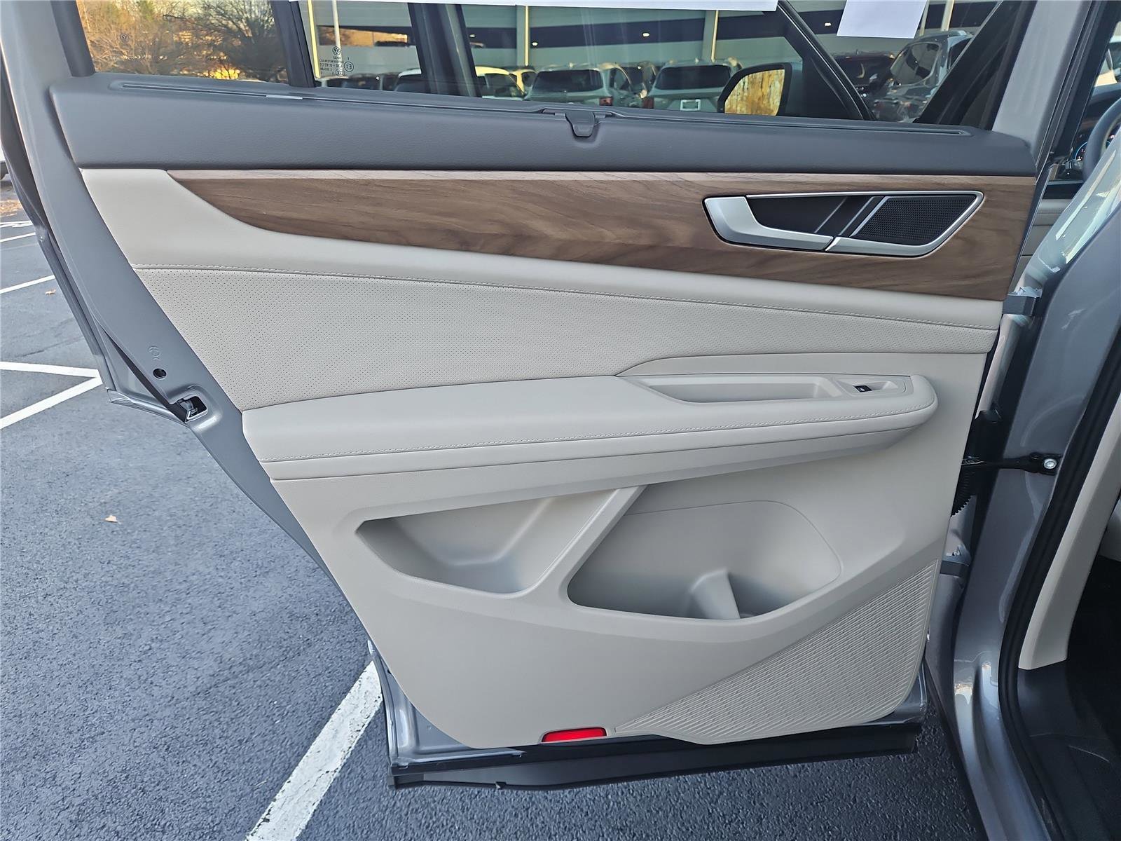 New 2026 Volkswagen Atlas SE image 25