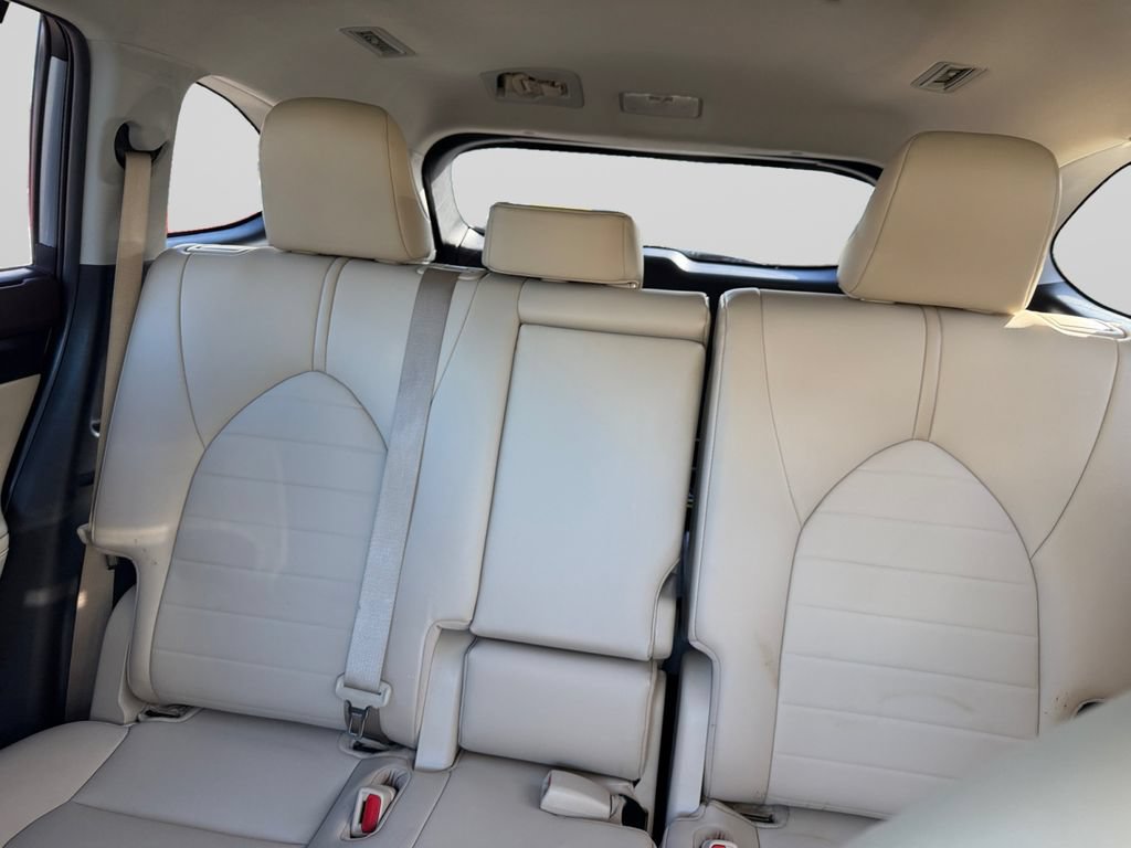 Used 2021 Toyota Highlander XLE AWD/4WD image 16