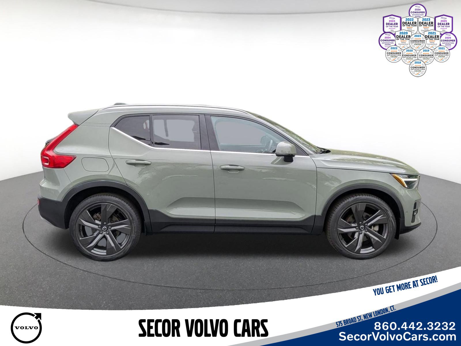 Certified 2023 Volvo XC40 B5 Plus w/ Driver Assist Package AWD/4WD image 5