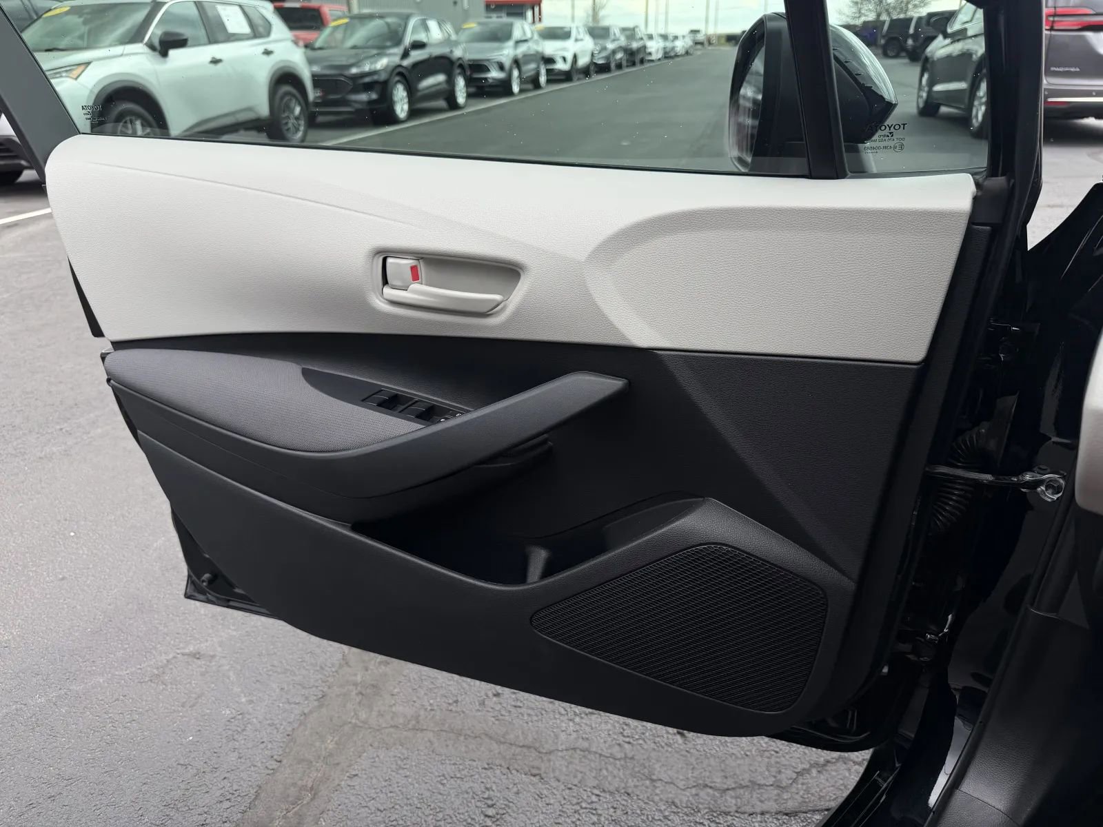 Used 2024 Toyota Corolla LE image 25