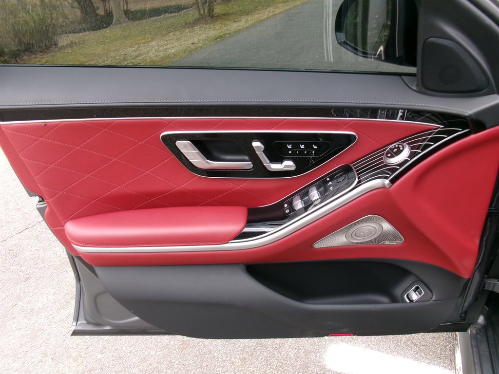 Used 2023 Mercedes-Benz S 580 4MATIC Sedan image 26