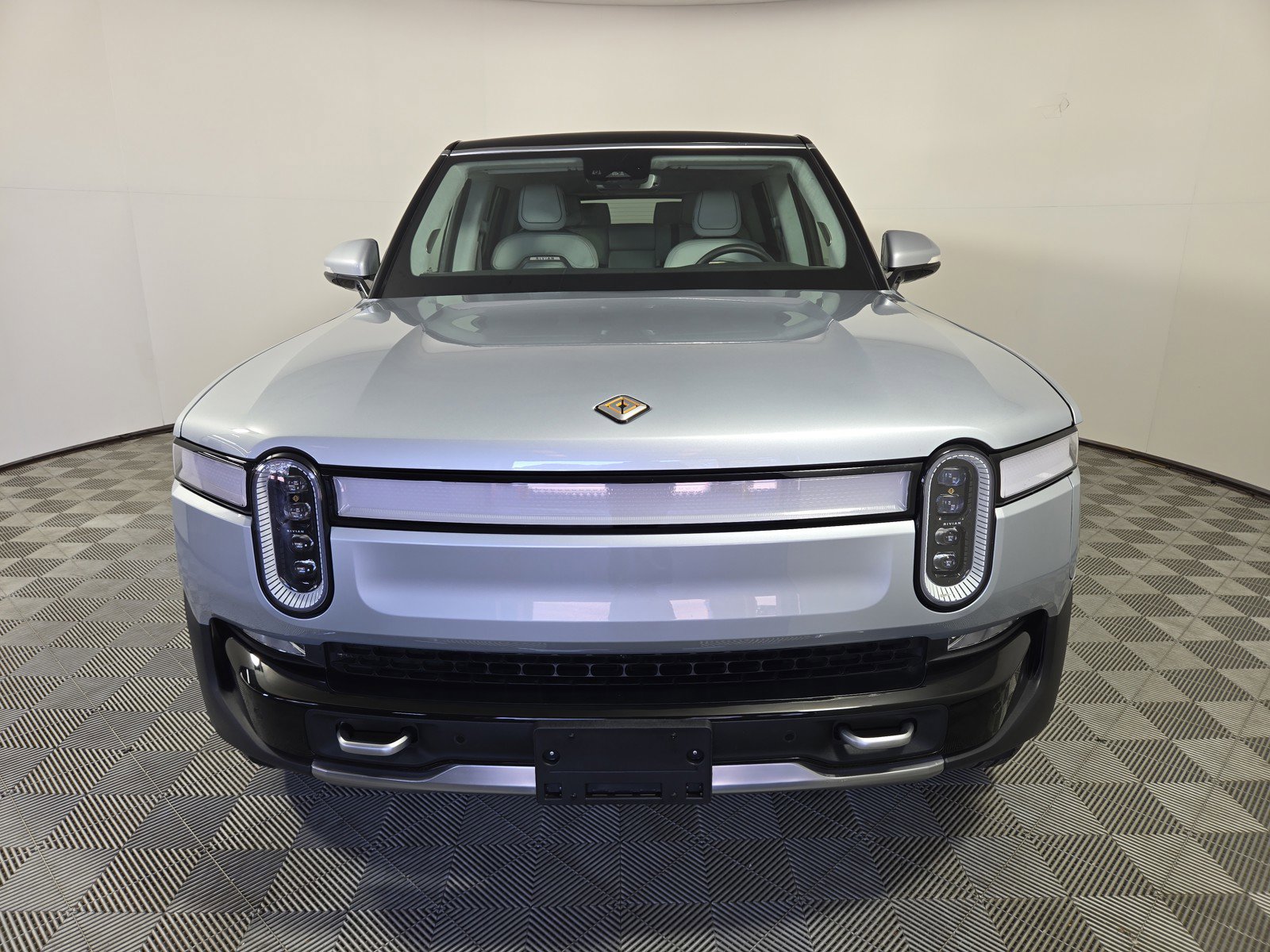 Used 2024 Rivian R1S Adventure AWD/4WD image 8