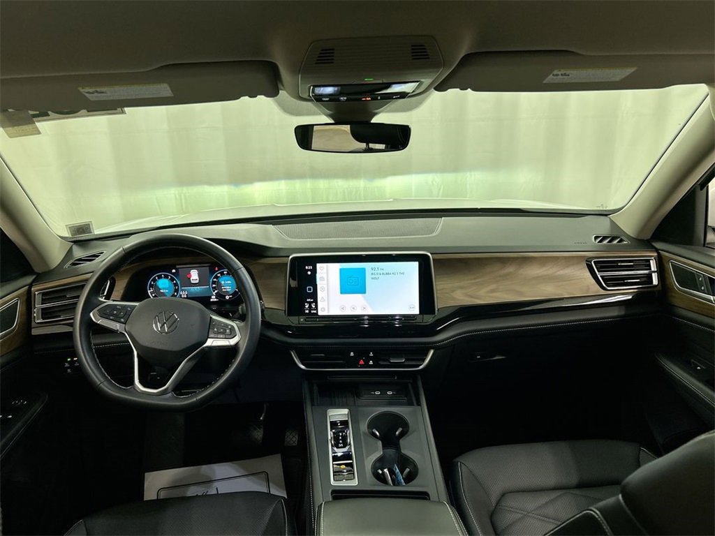 Certified 2025 Volkswagen Atlas SE image 24