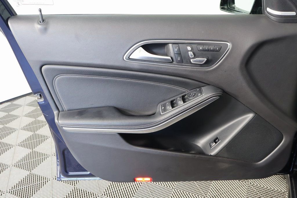 Used 2018 Mercedes-Benz GLA 250 image 12