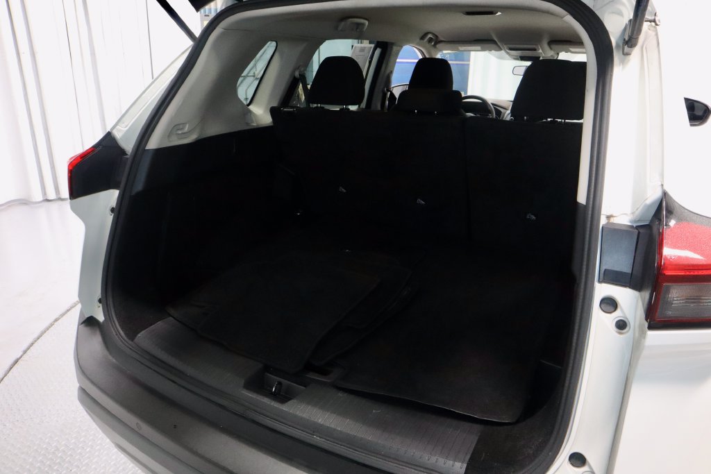 Certified 2023 Nissan Rogue S FWD image 15