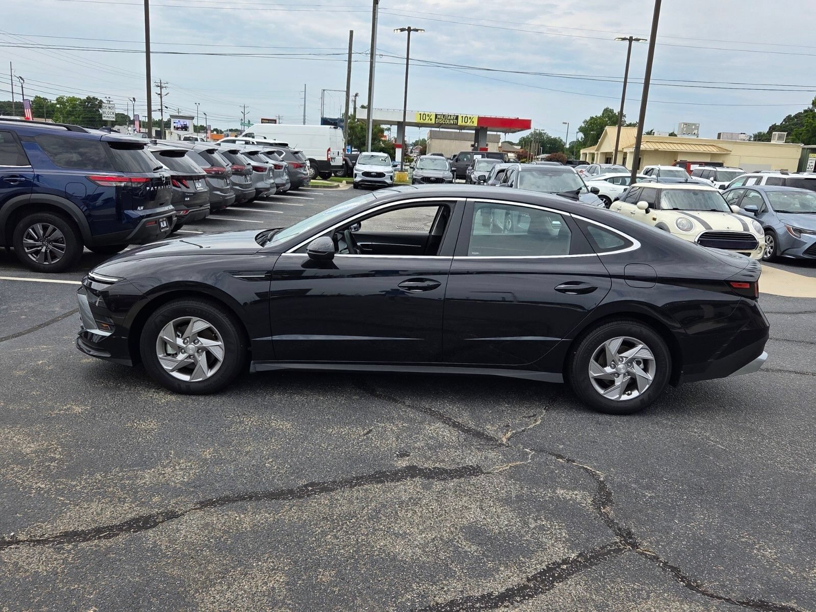 Certified 2026 Hyundai Sonata SE FWD image 4