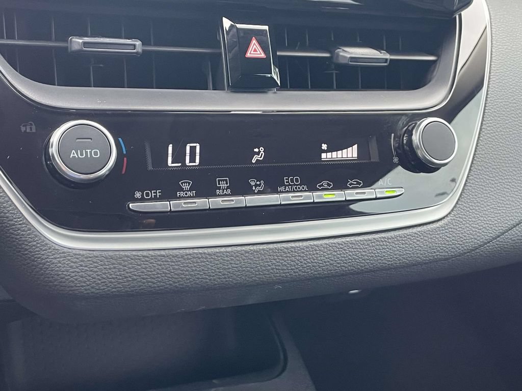 Used 2025 Toyota Corolla LE FWD image 17