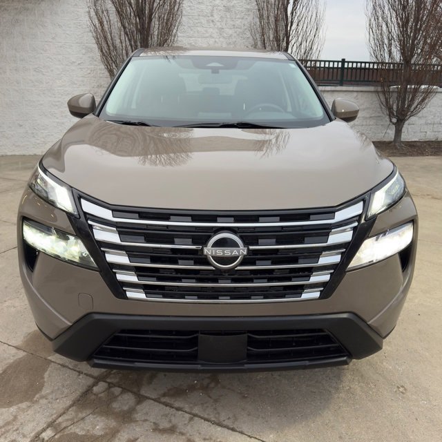 Used 2024 Nissan Rogue SV image 8
