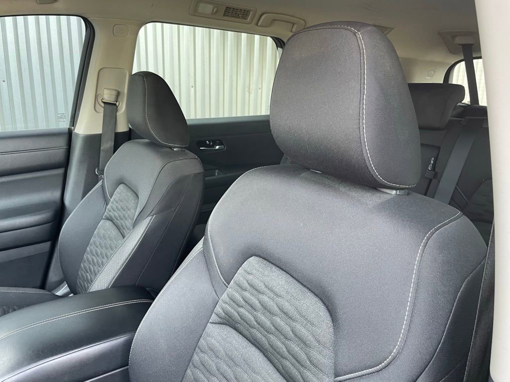 Used 2022 Nissan Pathfinder SV AWD/4WD image 24
