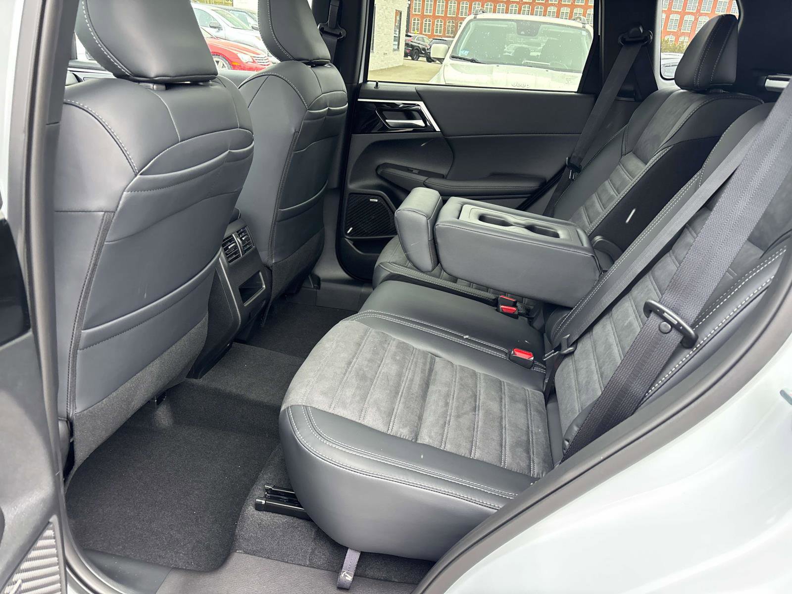 New 2026 Mitsubishi Outlander Trail Edition image 6