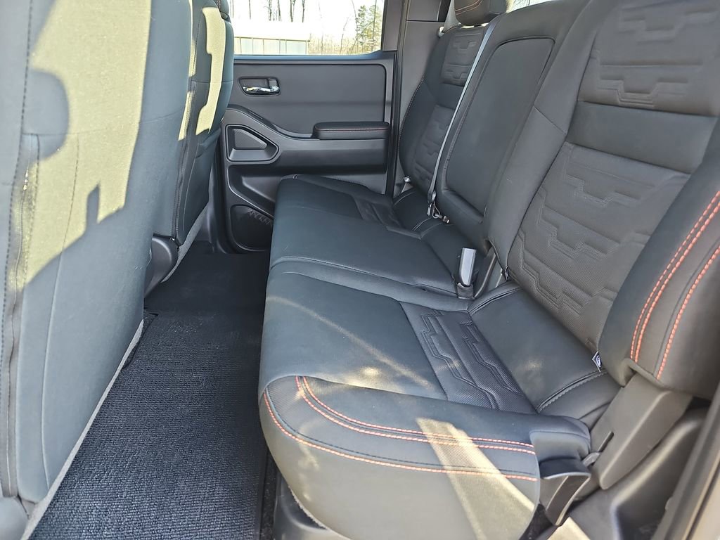 Used 2024 Nissan Frontier PRO-4X w/ Off-Road Protection Package image 15