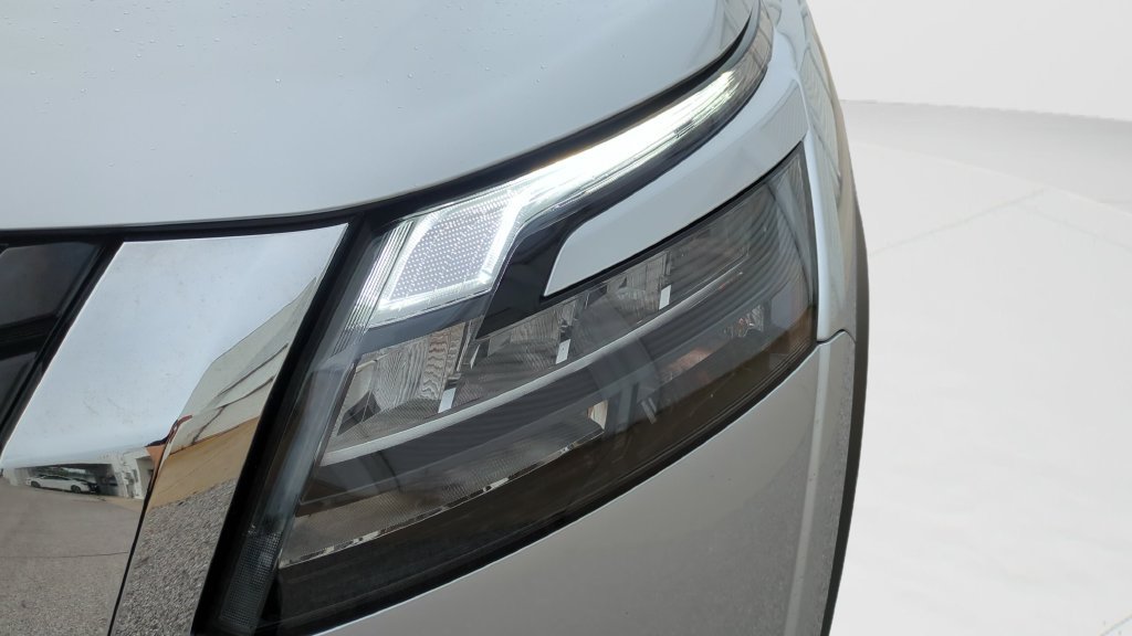 Certified 2025 Nissan Pathfinder SV FWD image 24