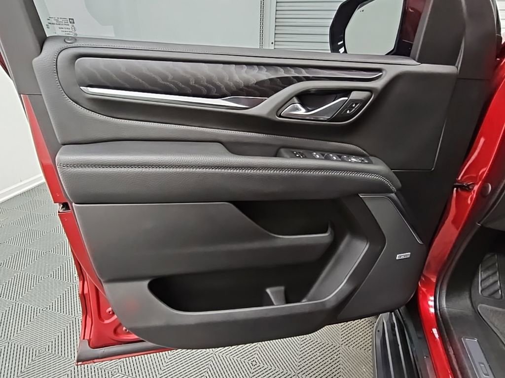 Used 2022 GMC Yukon XL Denali image 33