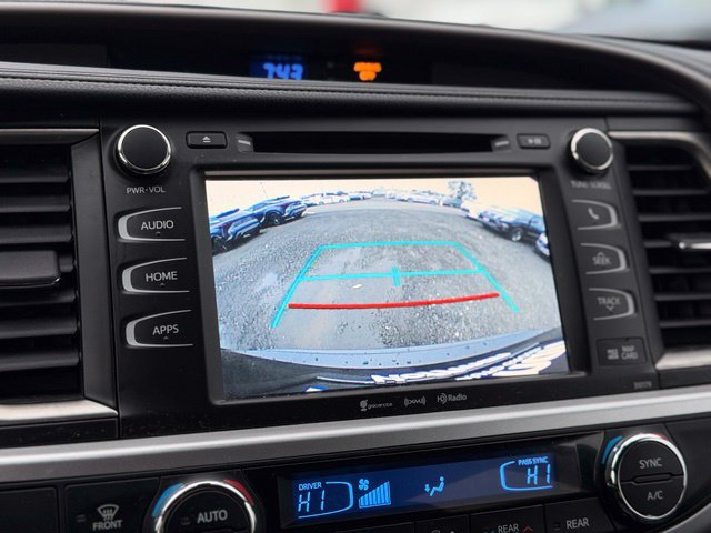 Used 2017 Toyota Highlander XLE AWD/4WD image 28