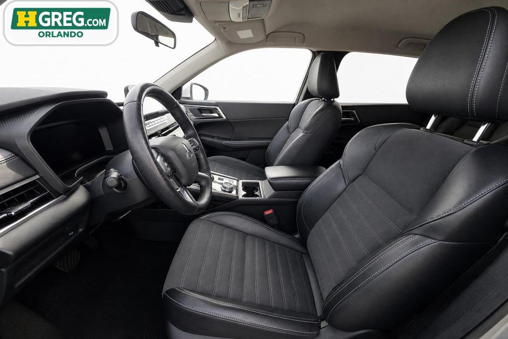 Used 2024 Mitsubishi Outlander SE AWD/4WD image 10
