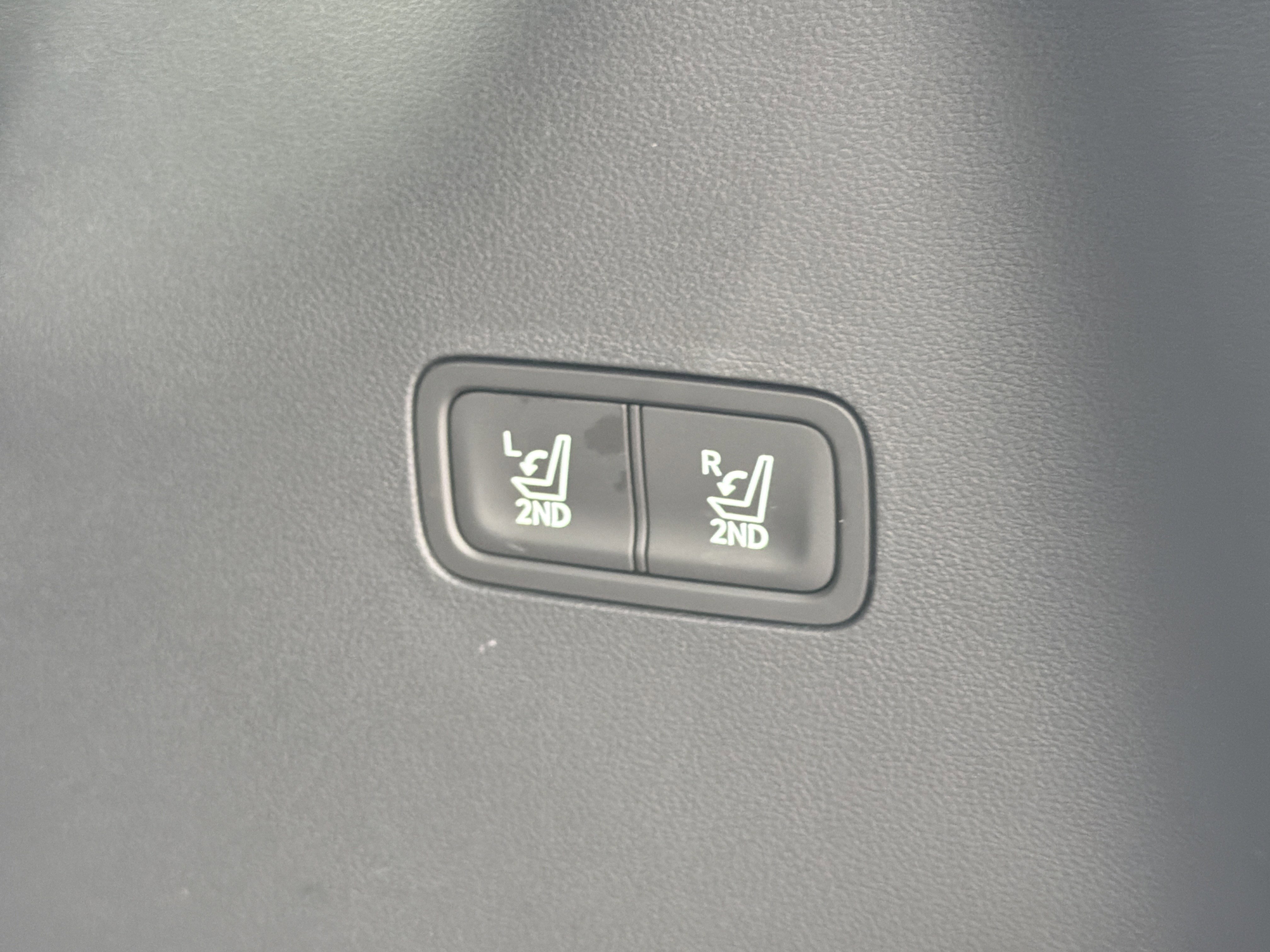 Used 2026 Hyundai Santa Fe SEL FWD image 27