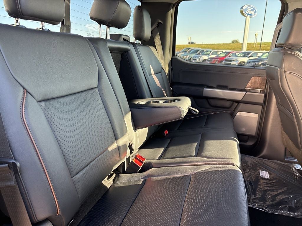 New 2026 Ford F250 Lariat w/ Black Appearance Package AWD/4WD image 16