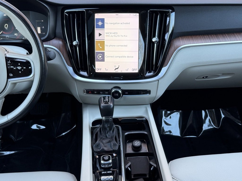 Used 2019 Volvo S60 T5 Momentum w/ Premium Package image 27