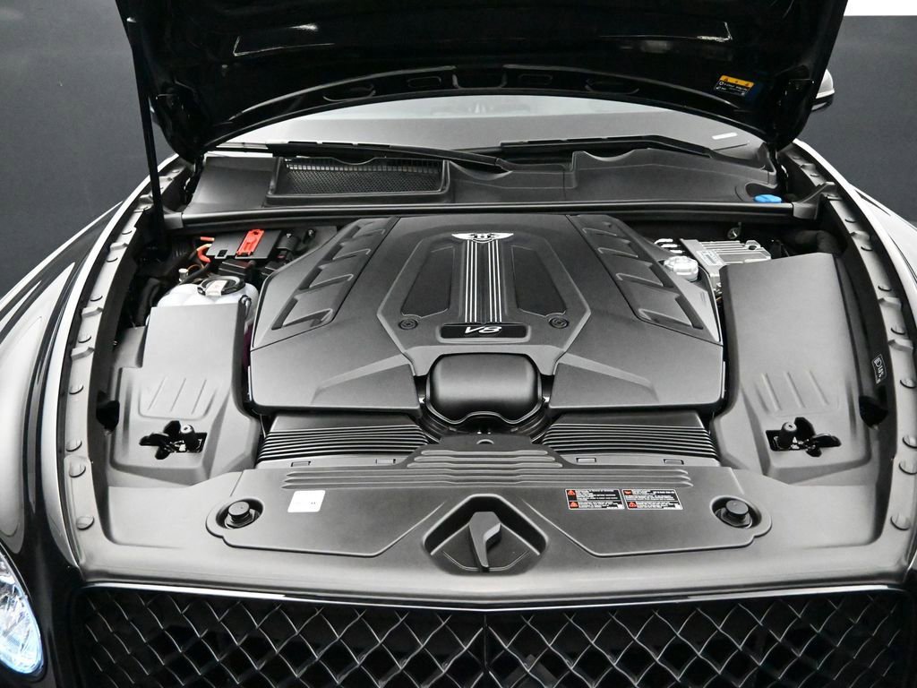 Used 2025 Bentley Bentayga image 58