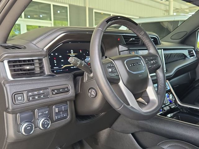 Used 2024 GMC Yukon Denali w/ Advanced Technology Package RWD image 10