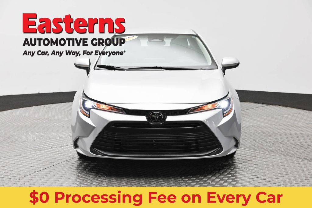 Used 2024 Toyota Corolla LE FWD image 2