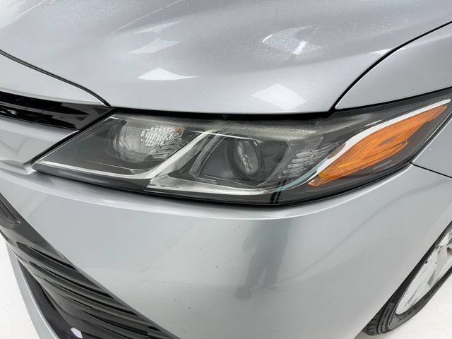 Used 2020 Toyota Camry LE FWD image 6