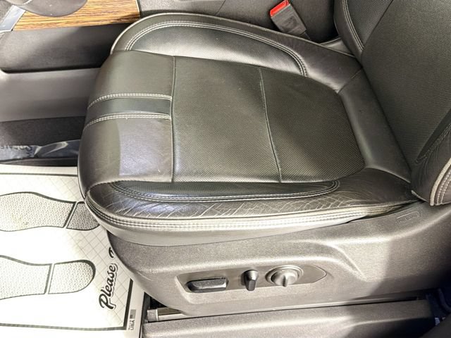 Used 2019 Chevrolet Silverado 1500 High Country w/ Technology Package AWD/4WD image 21