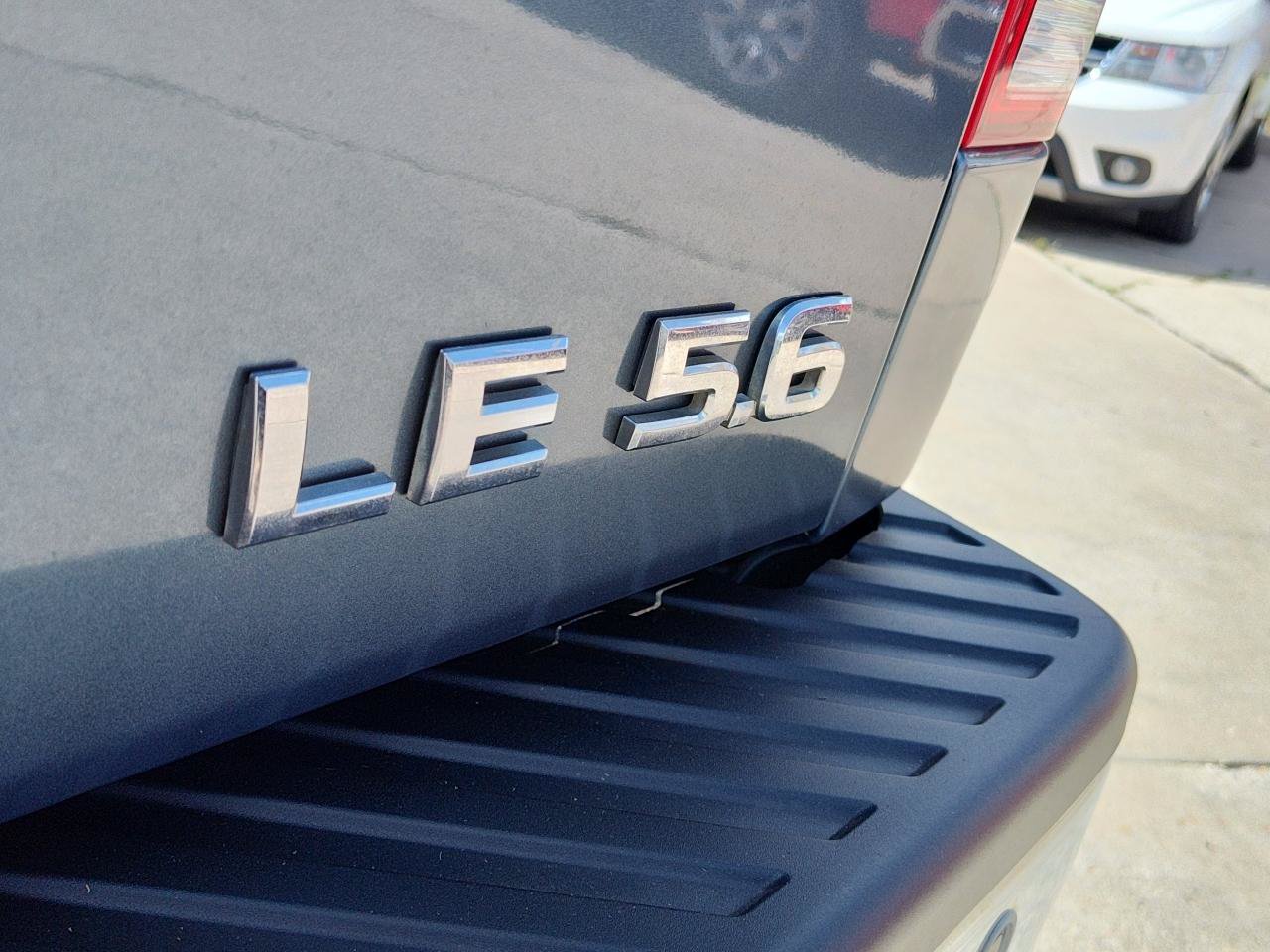Used 2010 Nissan Titan LE RWD image 6